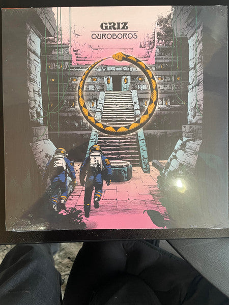 GRiZ (3) : Ouroboros (12", S/Sided, EP, Etch)
