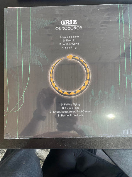 GRiZ (3) : Ouroboros (12", S/Sided, EP, Etch)